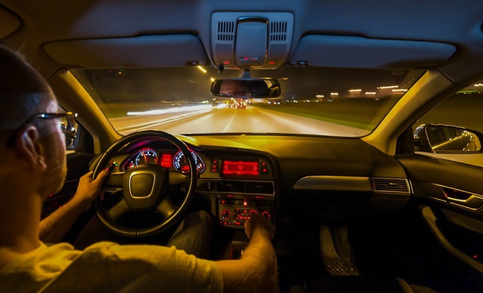 Bí quyết hình ảnh lái xe ô tô ban đêm an toàn và hiệu quả