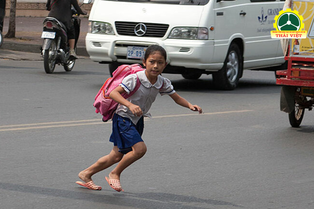 những tình huống giao thông nguy hiểm 2