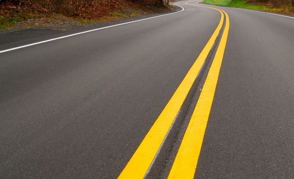 4 vạch kẻ đường tài xế cần lưu ý khi lái xe đường dài
