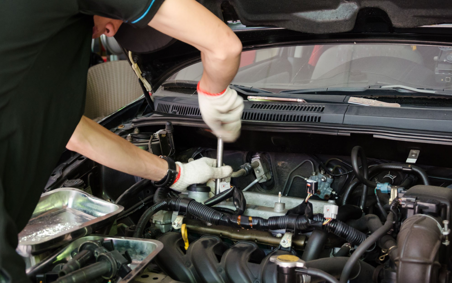 Xe ô tô bị giật khi tăng ga: nguyên nhân & cách khắc phục