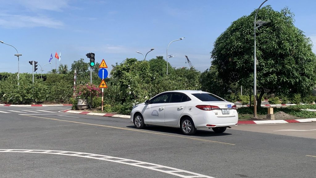 Xem tuổi mua xe ô tô