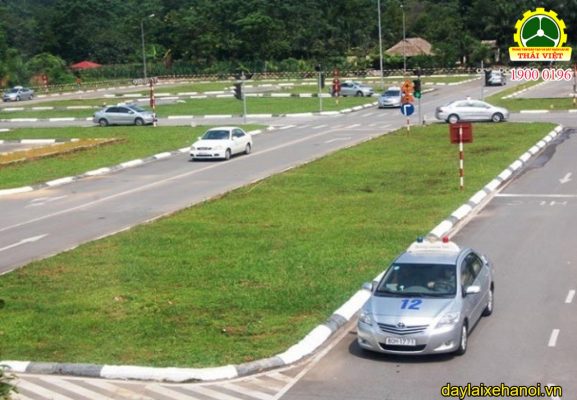 Học Lái Xe Ô Tô Cấp Tốc 