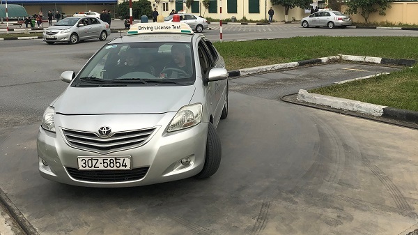 Quy định chi tiết thời hạn đăng kiểm xe ô tô 5 chỗ cá nhân