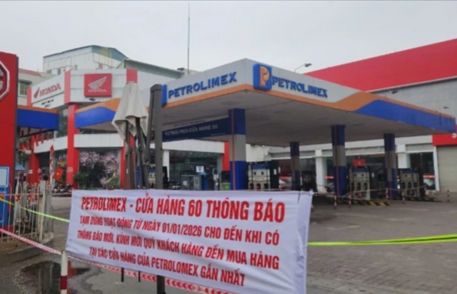 Cây xăng gần đây - Dấu hiệu cho thấy xe sắp cạn nhiên liệu Cây xăng gần đây - Dấu hiệu cho thấy xe sắp cạn nhiên liệu