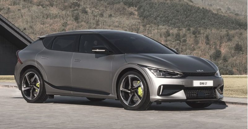 Giải đáp: Xe ô tô đi sai làn đường phạt bao nhiêu tiền?