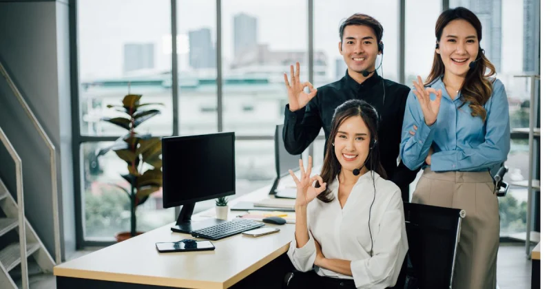 Nhân viên tổng đài chăm sóc khách hàng chuyên nghiệp tại Điện máy Xanh