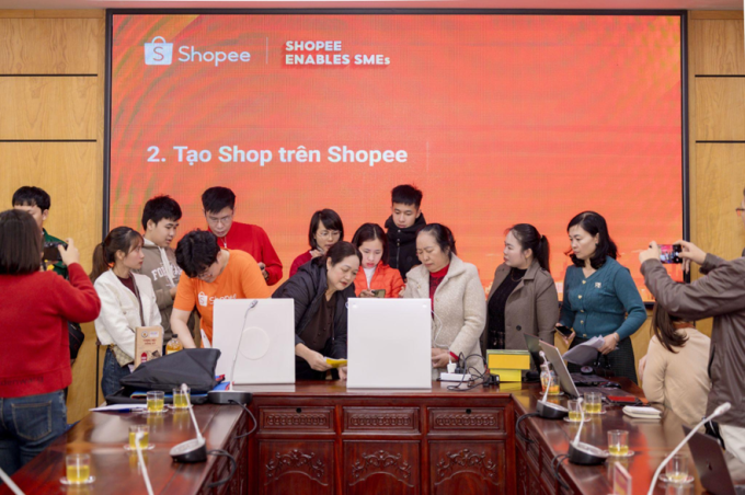 Kinh nghiệm săn mã freeship Shopee mua phụ kiện ô tô giá hời