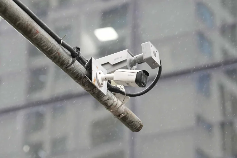 Hệ thống camera giám sát giao thông hiện đại trên đường phố