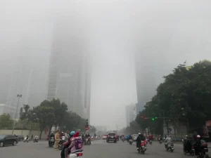 Giao thông Hà Nội trong điều kiện thời tiết sương mù dày đặc