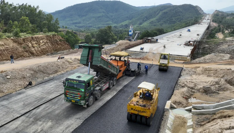 Cập nhật các chính sách mới nhất về phát triển hạ tầng và an toàn giao thông