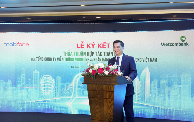 Biểu phí chuyển tiền và dịch vụ thẻ Vietcombank cập nhật mới