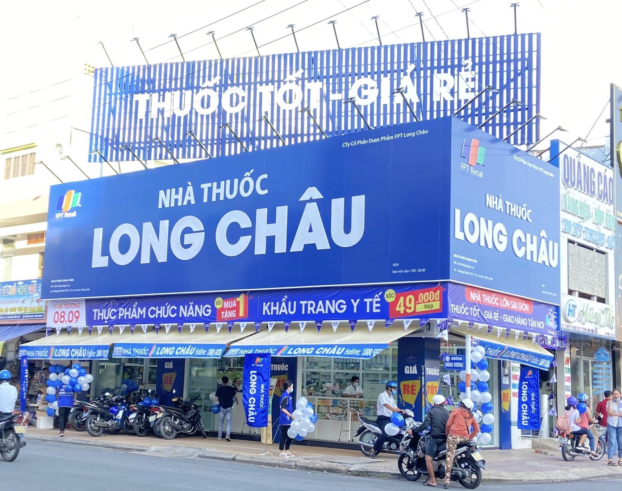 Chuỗi nhà thuốc FPT Long Châu nỗ lực chăm sóc sức khỏe cộng đồng