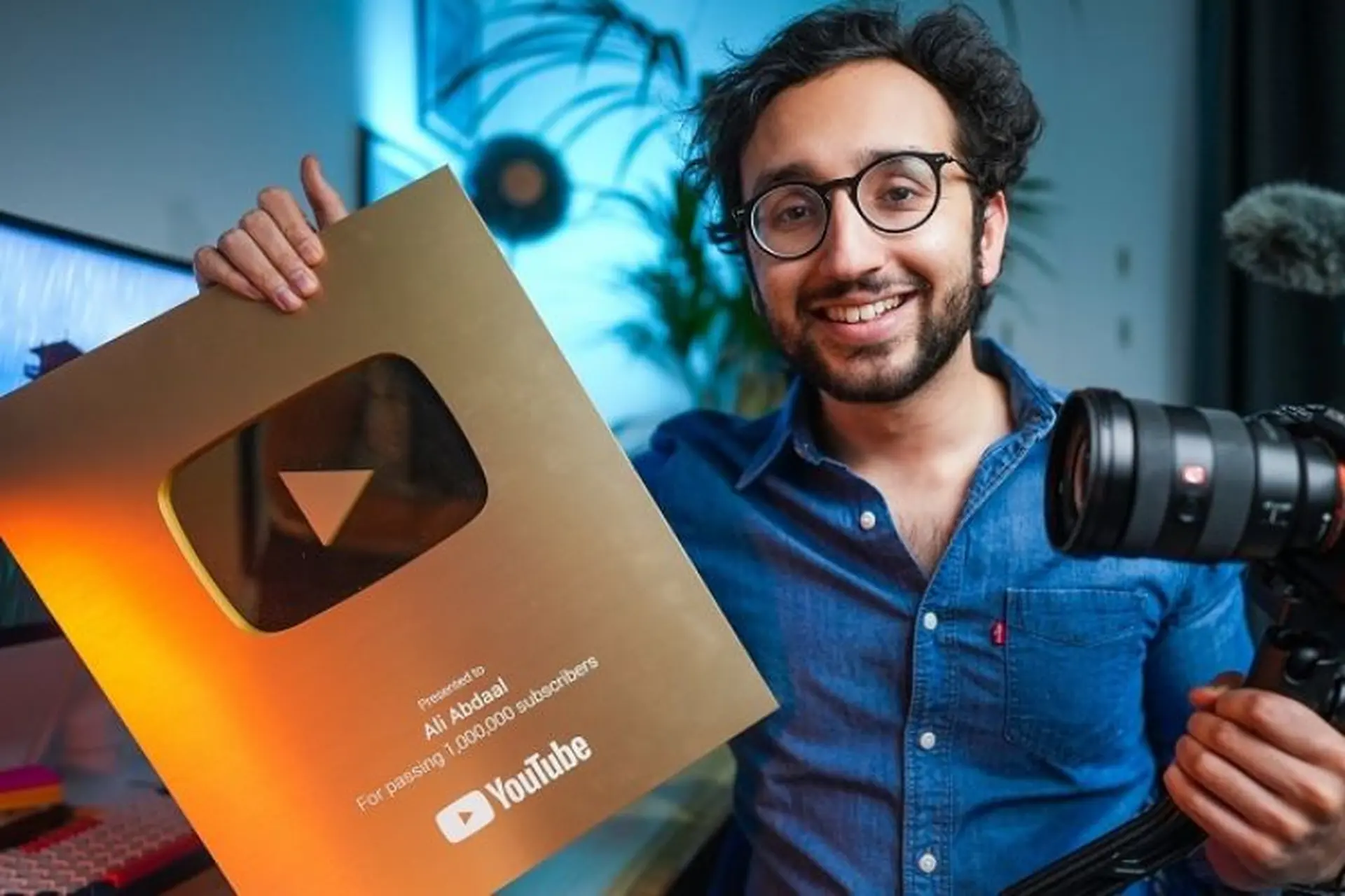 YouTuber là gì? Thu nhập YouTuber đến từ đâu và cần chuẩn bị gì