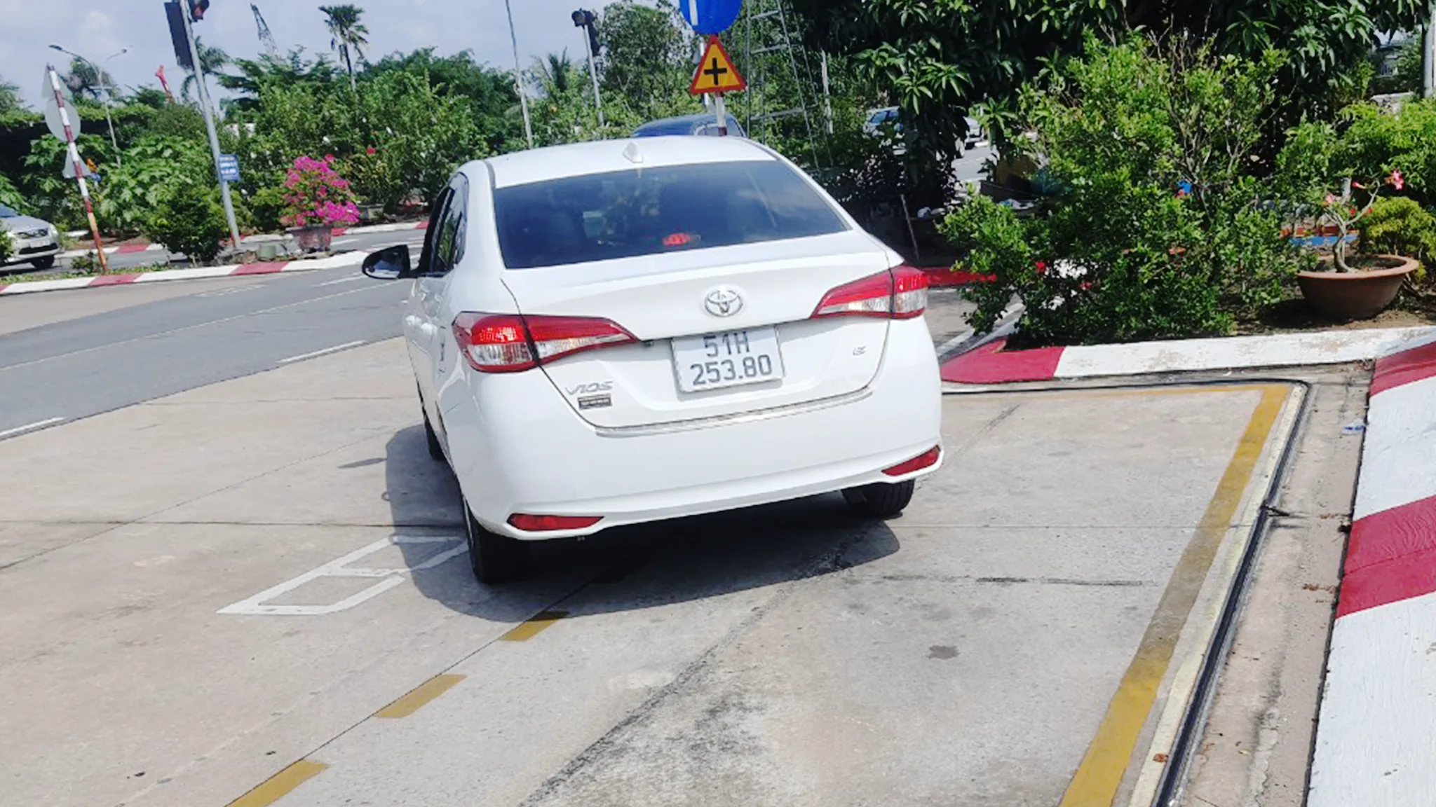Tổng hợp những lỗi bị loại trực tiếp khi thi bằng lái xe B2 13 mekong 3