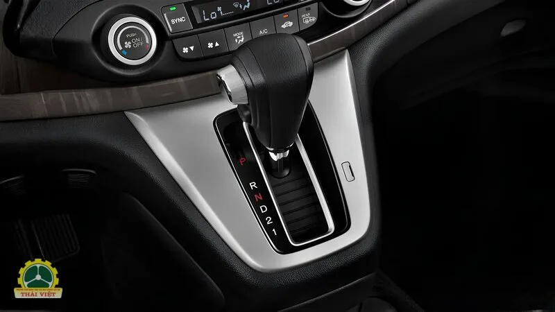 Cách lái xe số tự động cho người mới bắt đầu - Chế độ số thấp và chuyển số tay Cách lái xe số tự động cho người mới bắt đầu - Chế độ số thấp và chuyển số tay