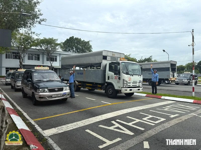 Mẹo thi đường trường bằng lái ô tô - Tăng số, giảm số, rẽ và chuyển làn Mẹo thi đường trường bằng lái ô tô - Tăng số, giảm số, rẽ và chuyển làn
