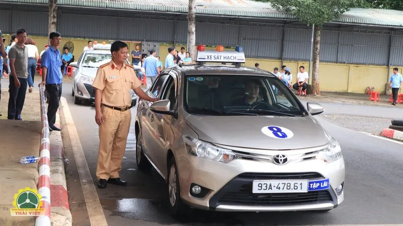 Thi sát hạch lái xe hạng C gồm những phần nào - Cấu trúc giống, độ khó khác Thi sát hạch lái xe hạng C gồm những phần nào - Cấu trúc giống, độ khó khác